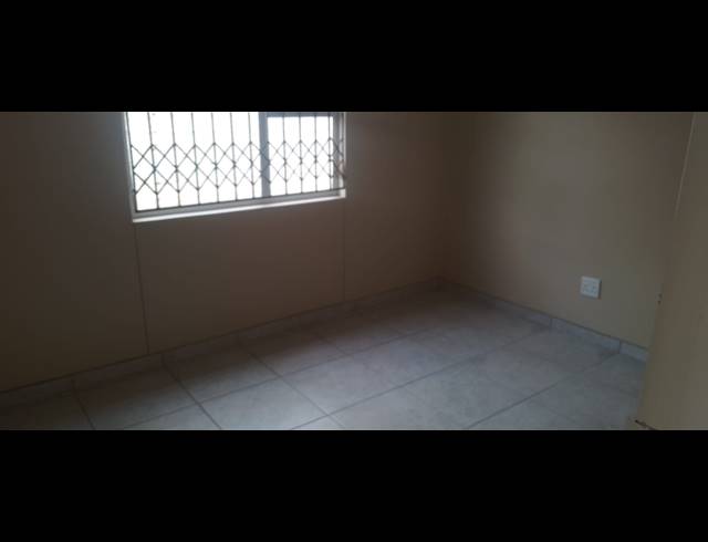 2 BEDROOM FREEHOLD FOR SALE IN SALFIN